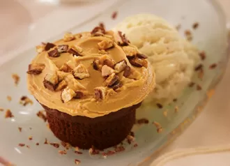 peanut_butter-chocolate-cupcake marsfoodservices image
